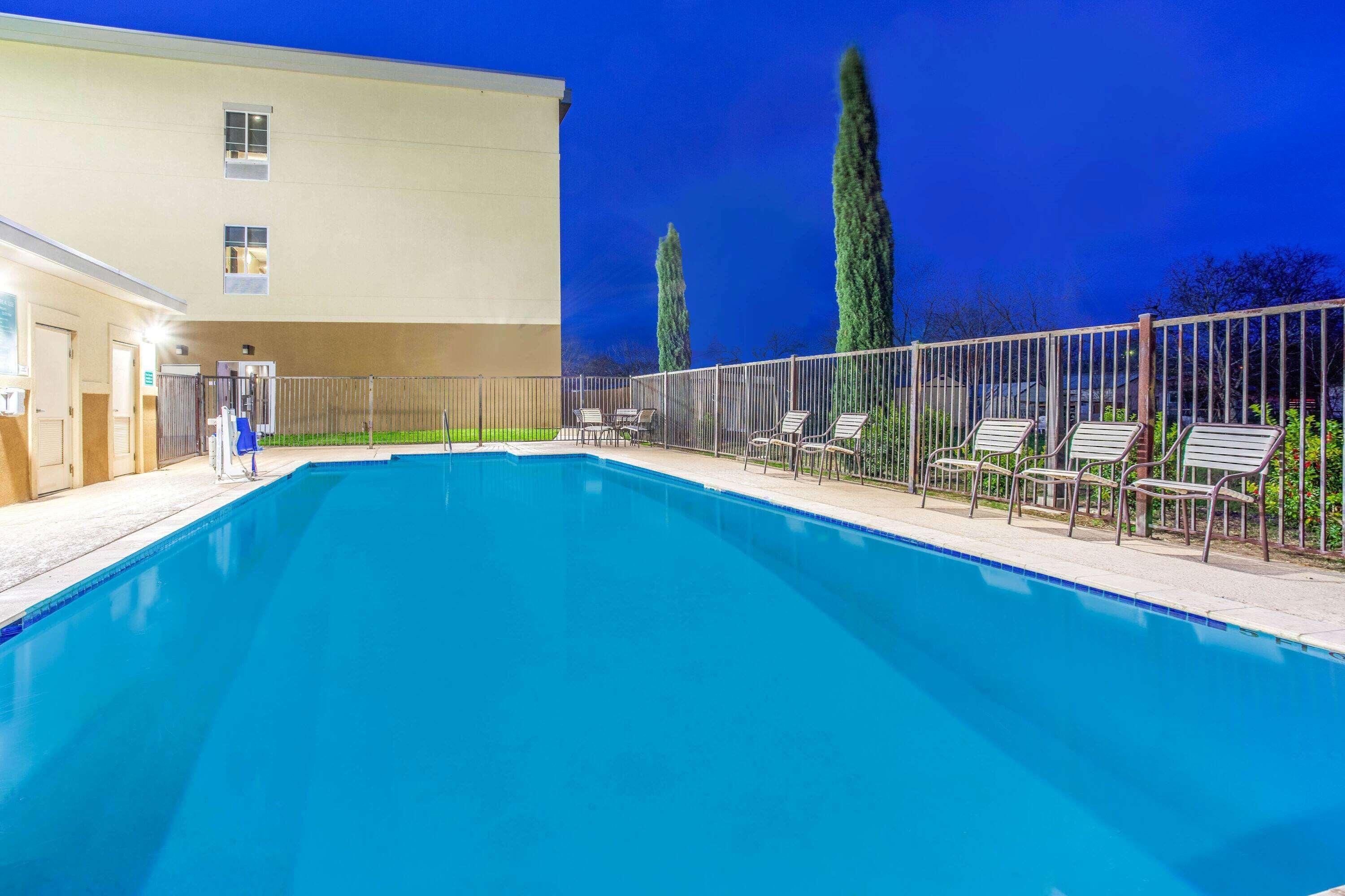 La Quinta By Wyndham Gonzales Tx Hotel Ngoại thất bức ảnh